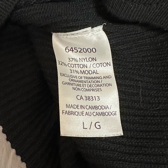 Sweater - Picture 6 of 8